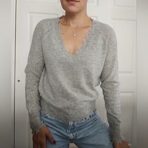Women's 100% Cashmere, V-Neck Sweater in Light Gray, XS